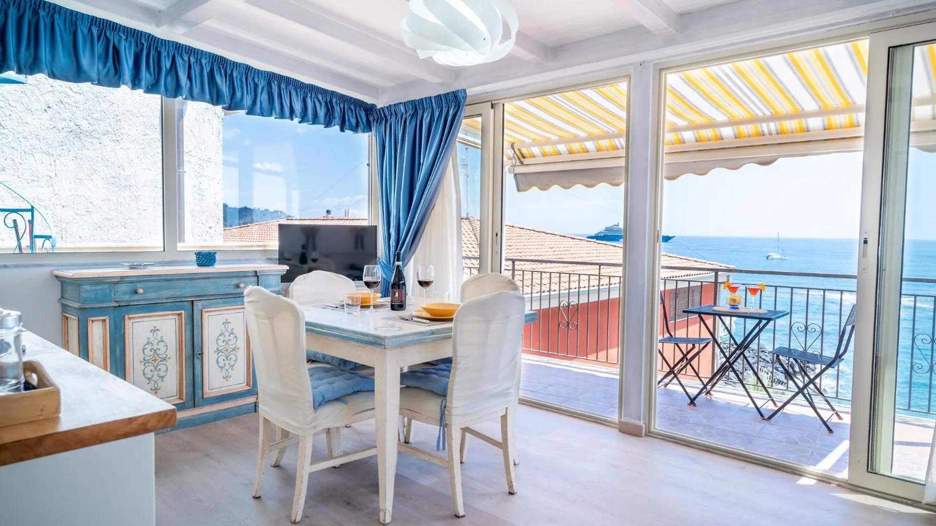 Lägenhet Inblue Suite Giardini Naxos